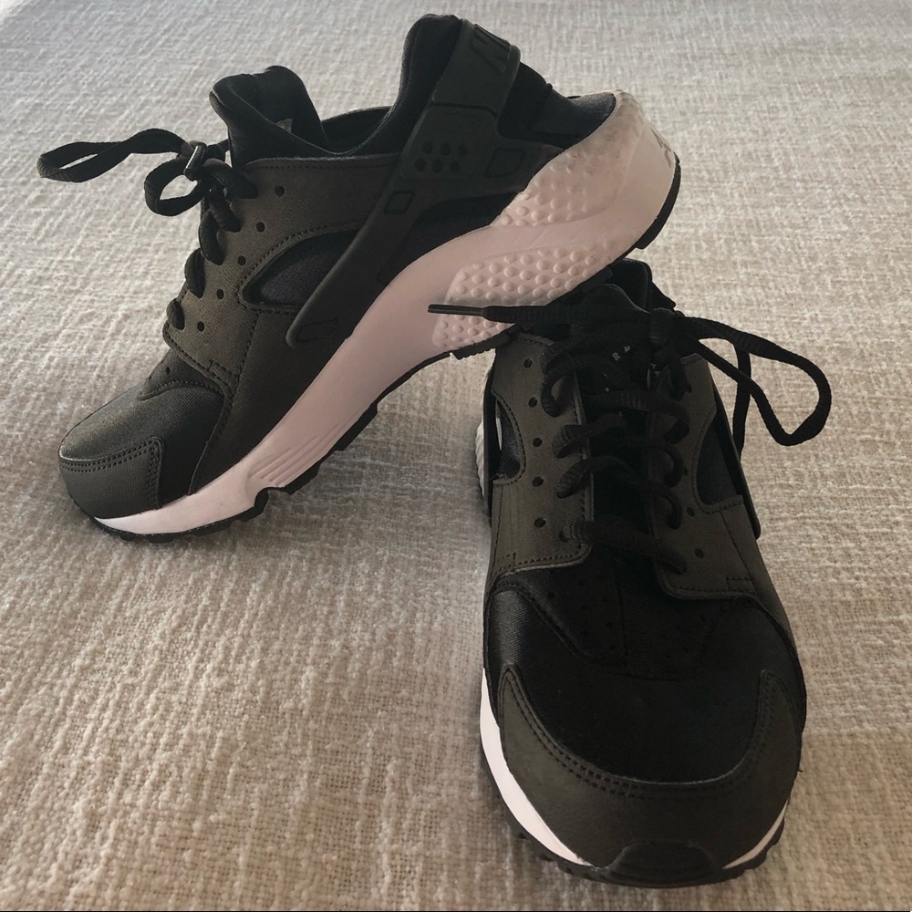 Nike Air Hurache (worn 1x!)